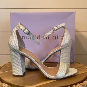 NEW Madden Girl Beella White Iridescent Block Heel Size 6